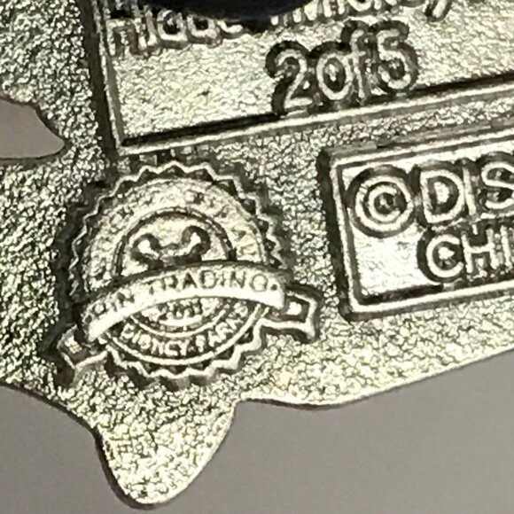 Disney Orange Bird Trading Pin 2011 Enamel Hidden Mickey Series Beach Chair - Picture 6 of 8